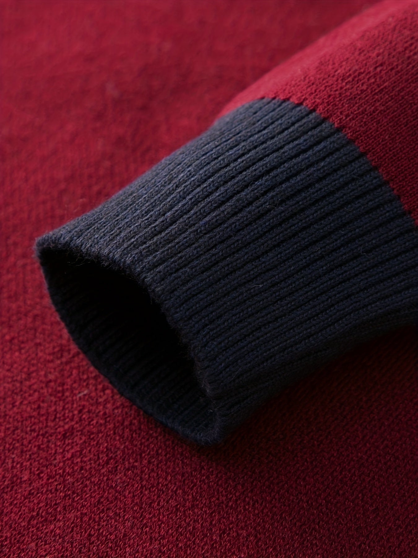 Löst stickad tröja för män