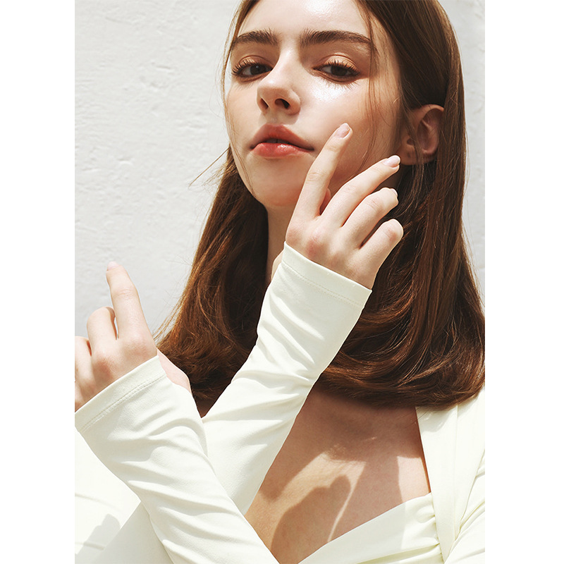 Sporttoppar med bröstkuddar och tumhå l