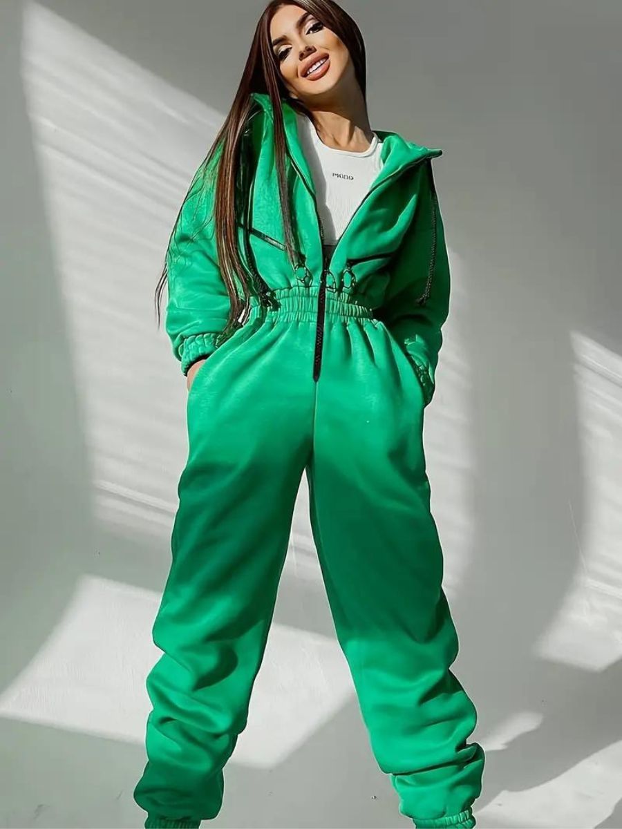 jumpsuit med huva och dragsko