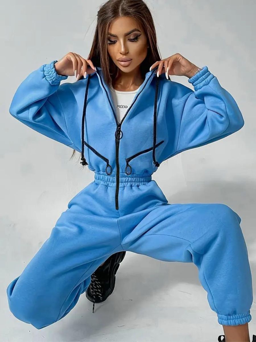 jumpsuit med huva och dragsko
