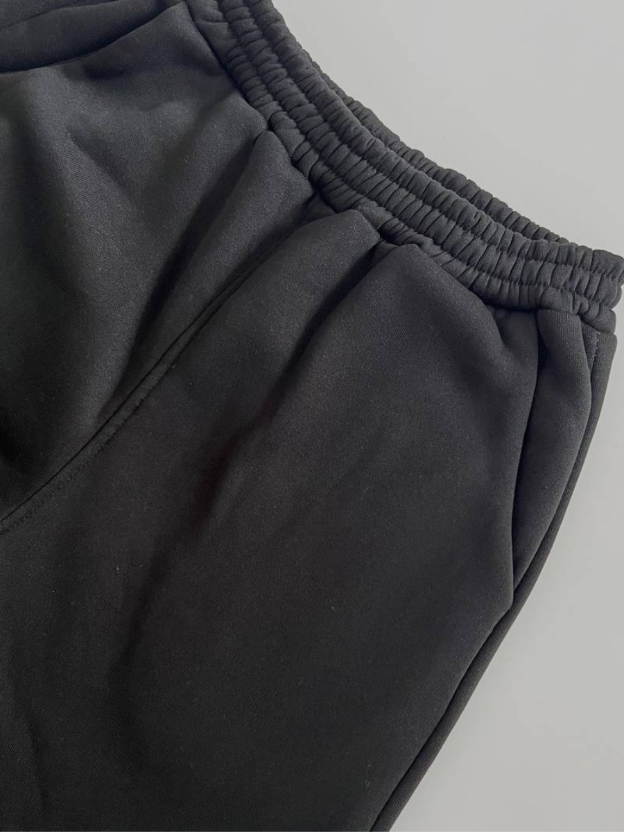 sweatshirt och träningsbyxor