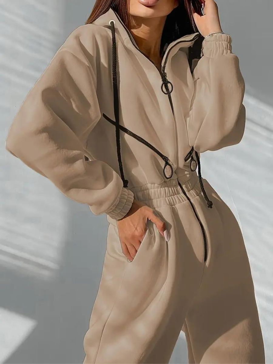 jumpsuit med huva och dragsko