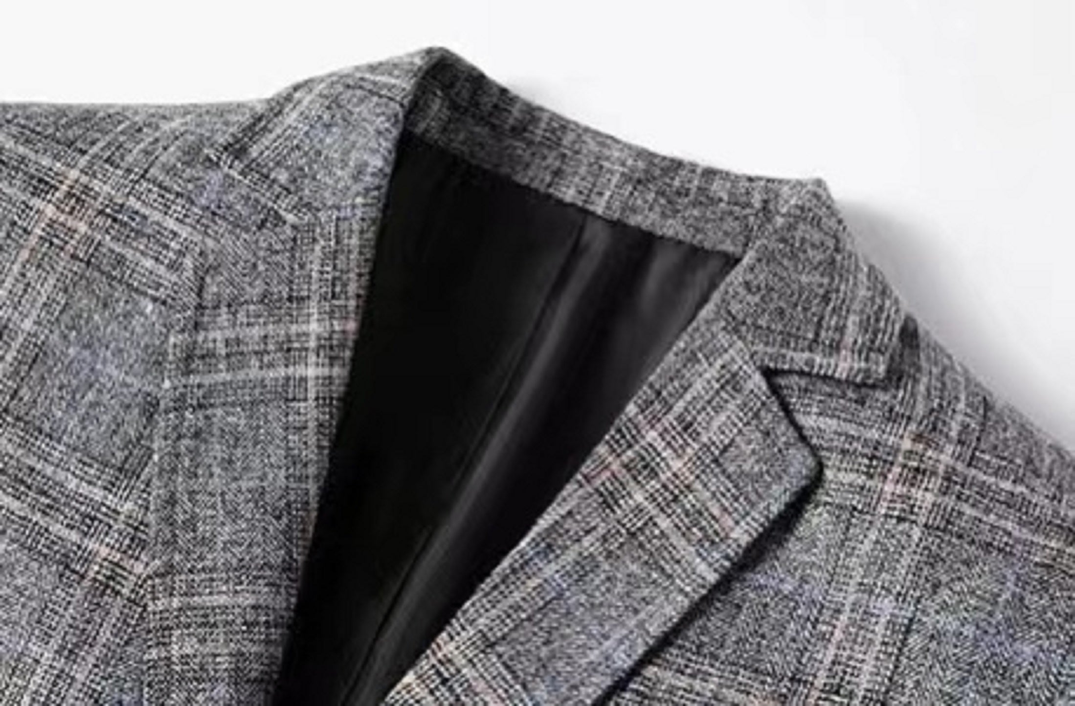 Avslappnad rutig randig slimmad kostym