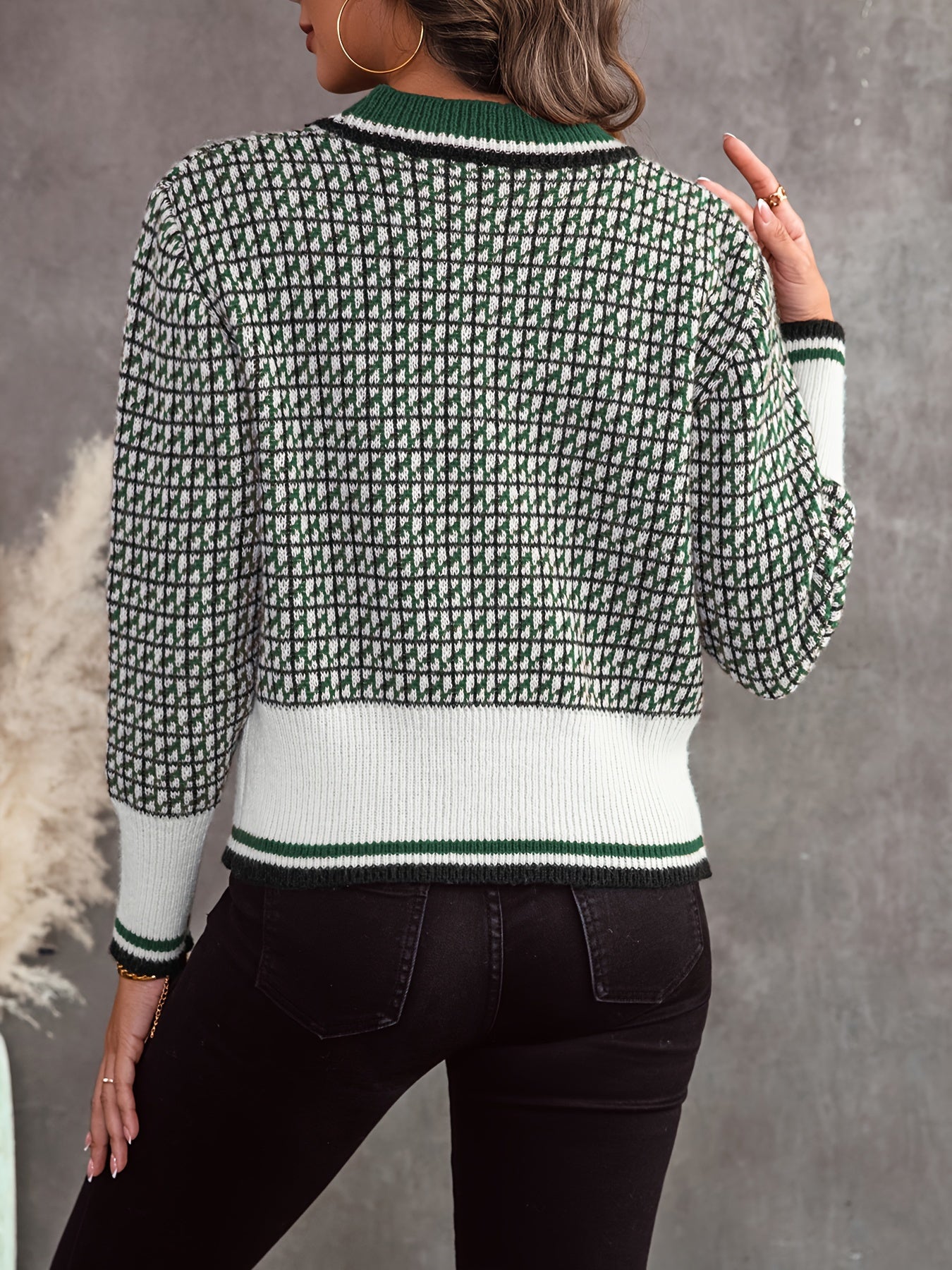 Kofta med knappar och diamantmönster