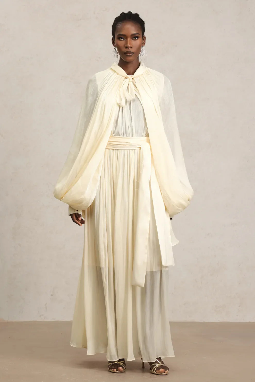 Långärmad Streamer Rosett Beige Maxiklänning