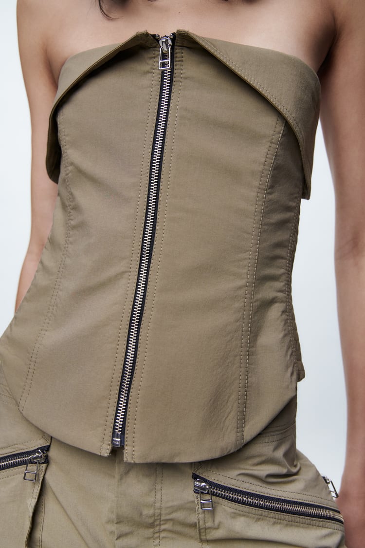 Bustier med dragkedja och byxor i ett set
