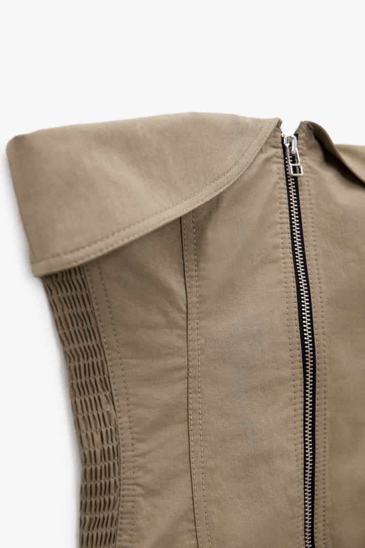 Bustier med dragkedja och byxor i ett set