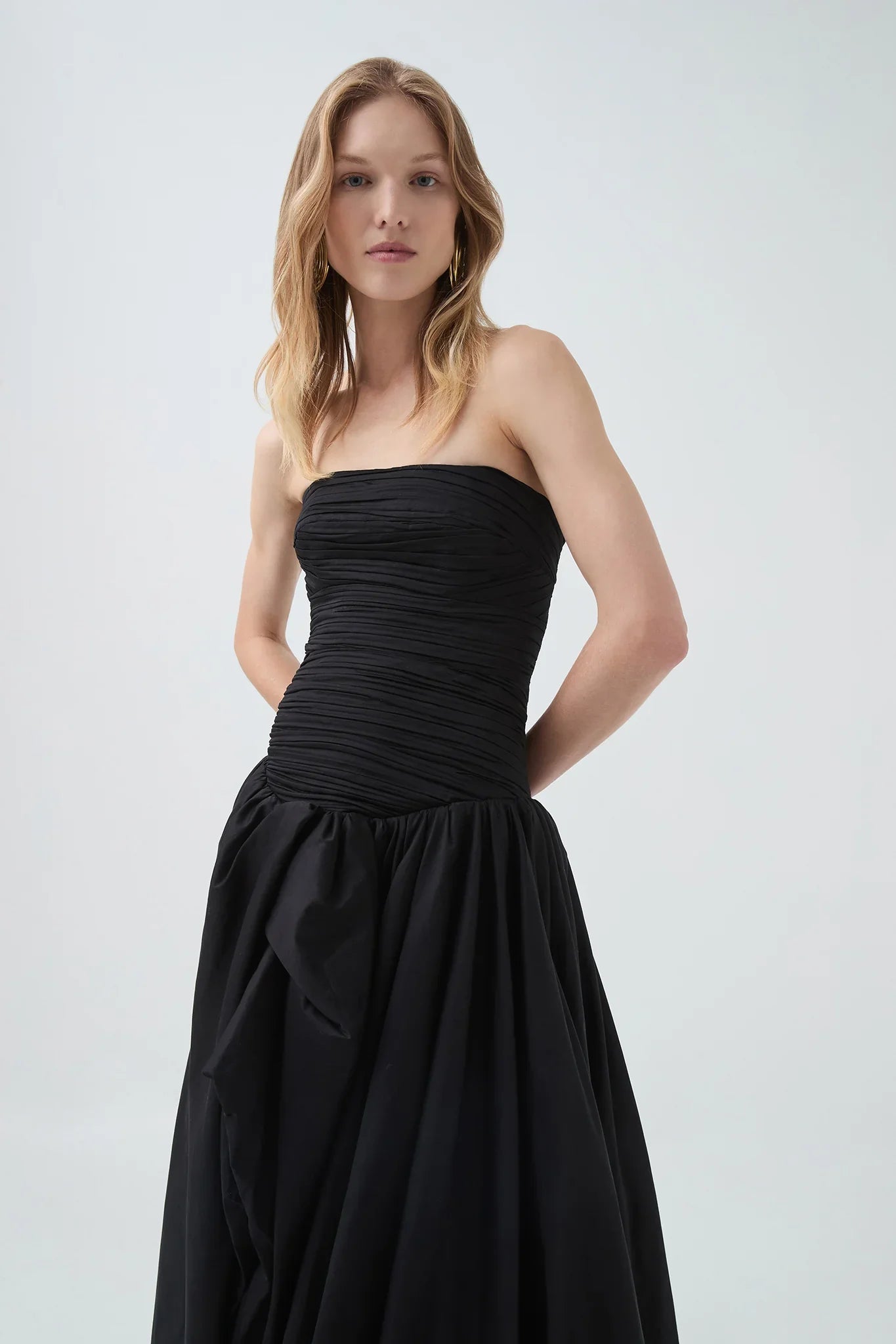 Maxiklänning med bubbelkant