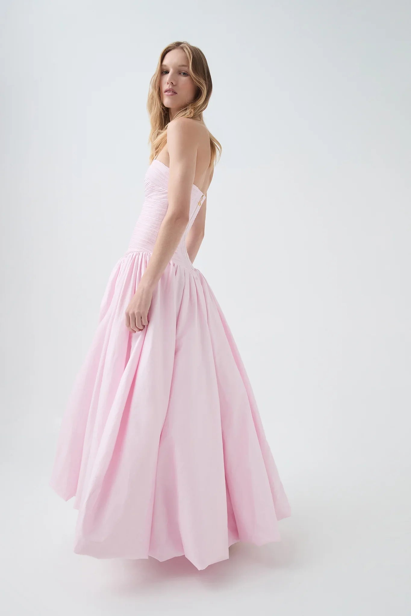 Maxiklänning med bubbelkant