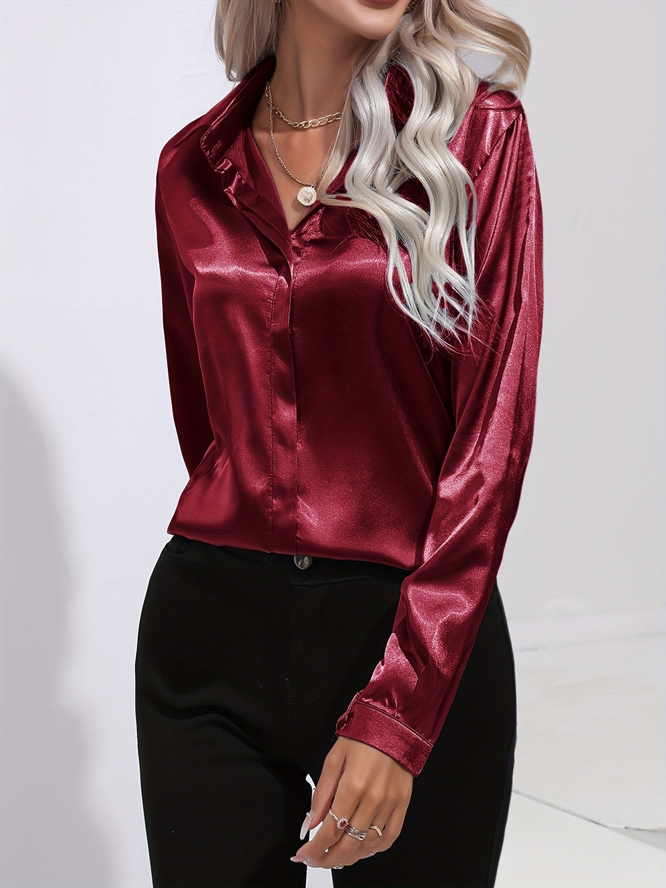 Elegant blus i satin