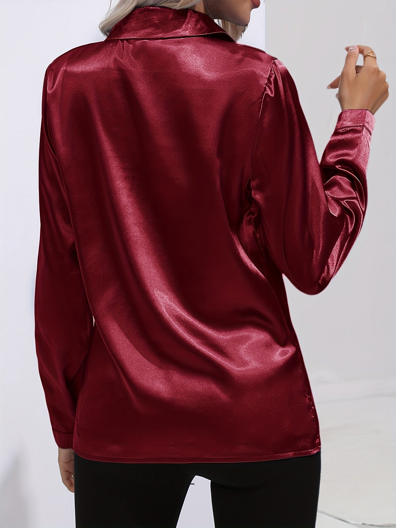 Elegant blus i satin