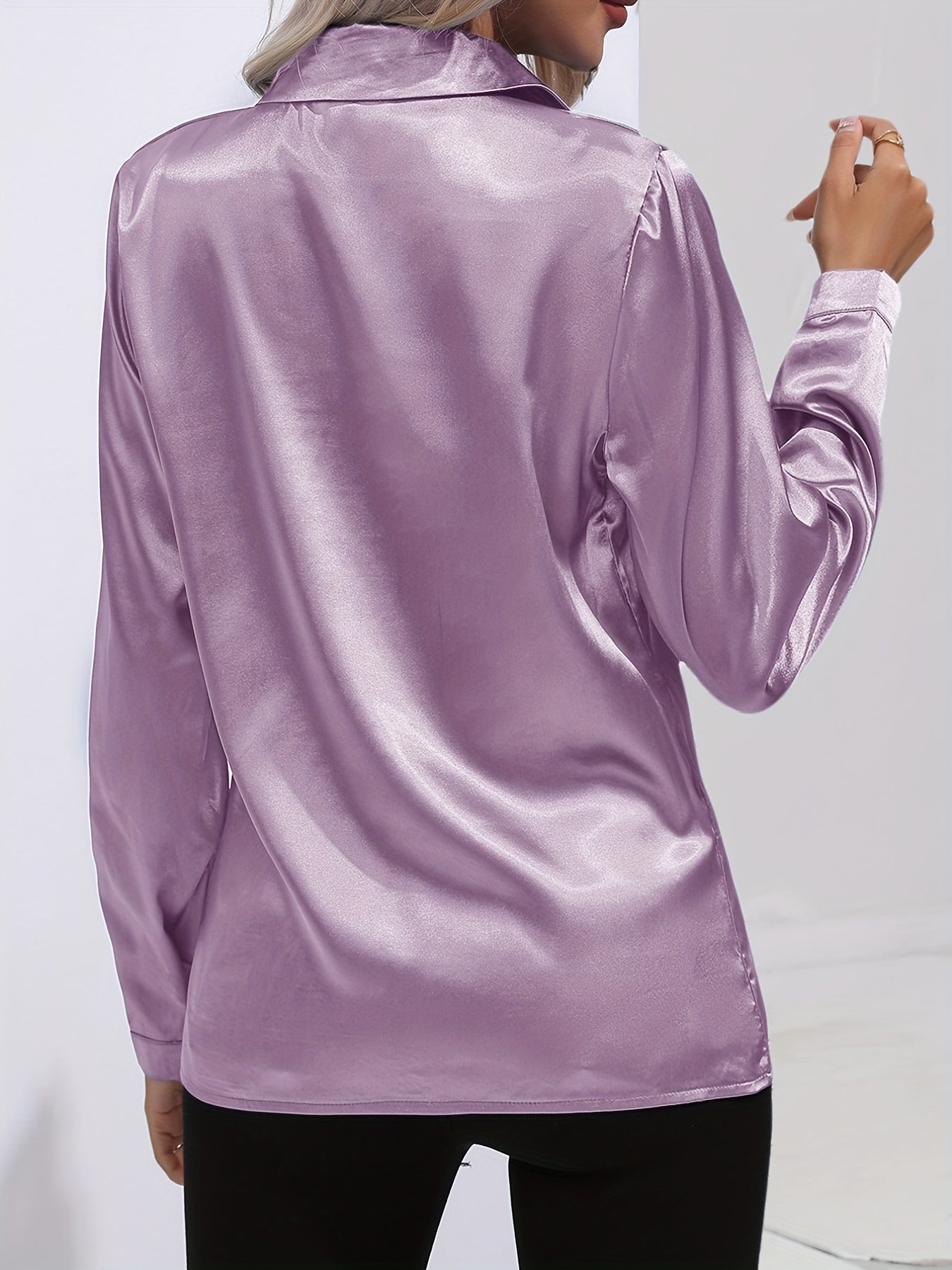 Elegant blus i satin
