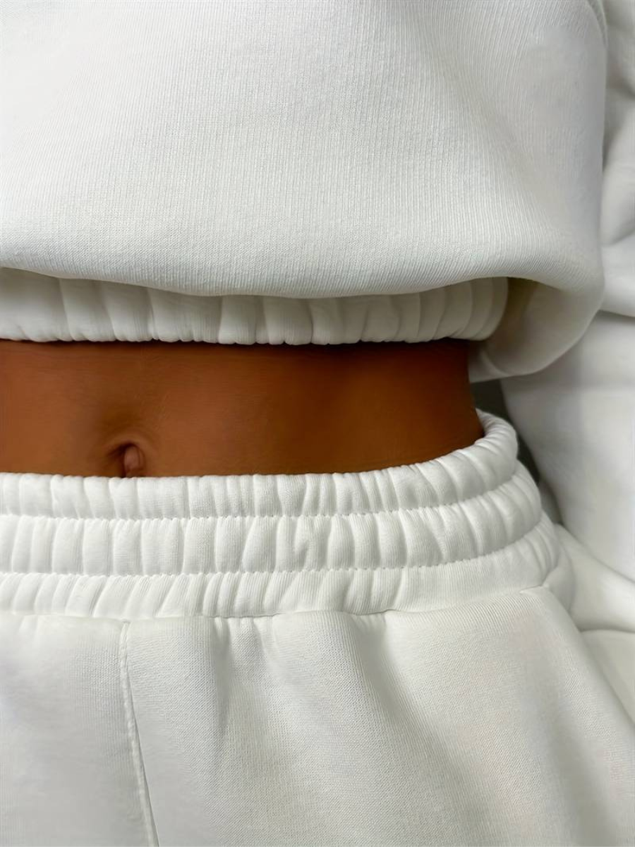 sweatshirt och träningsbyxor