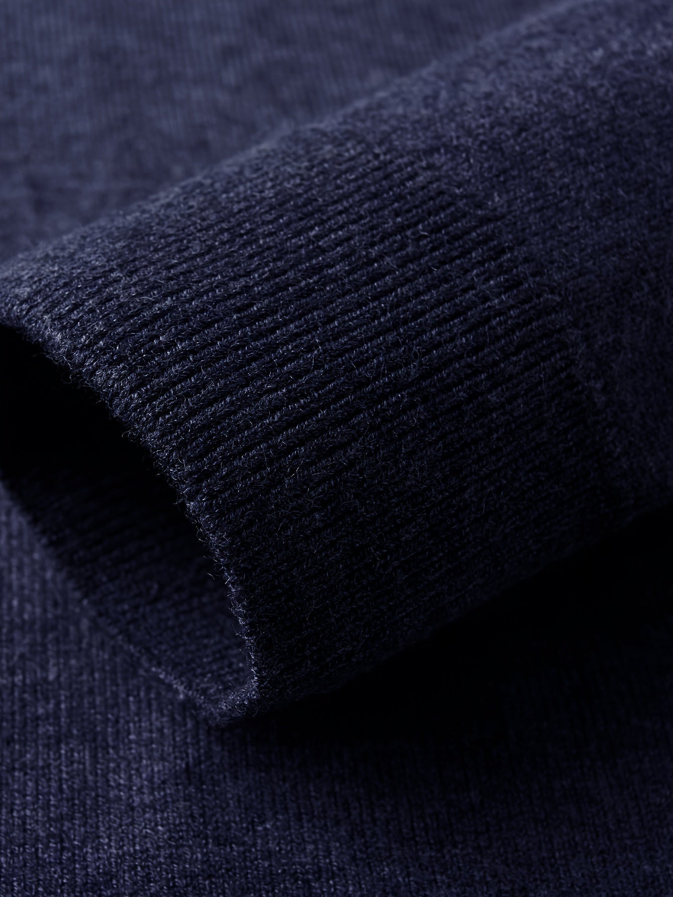 Stickad ulltröja för män