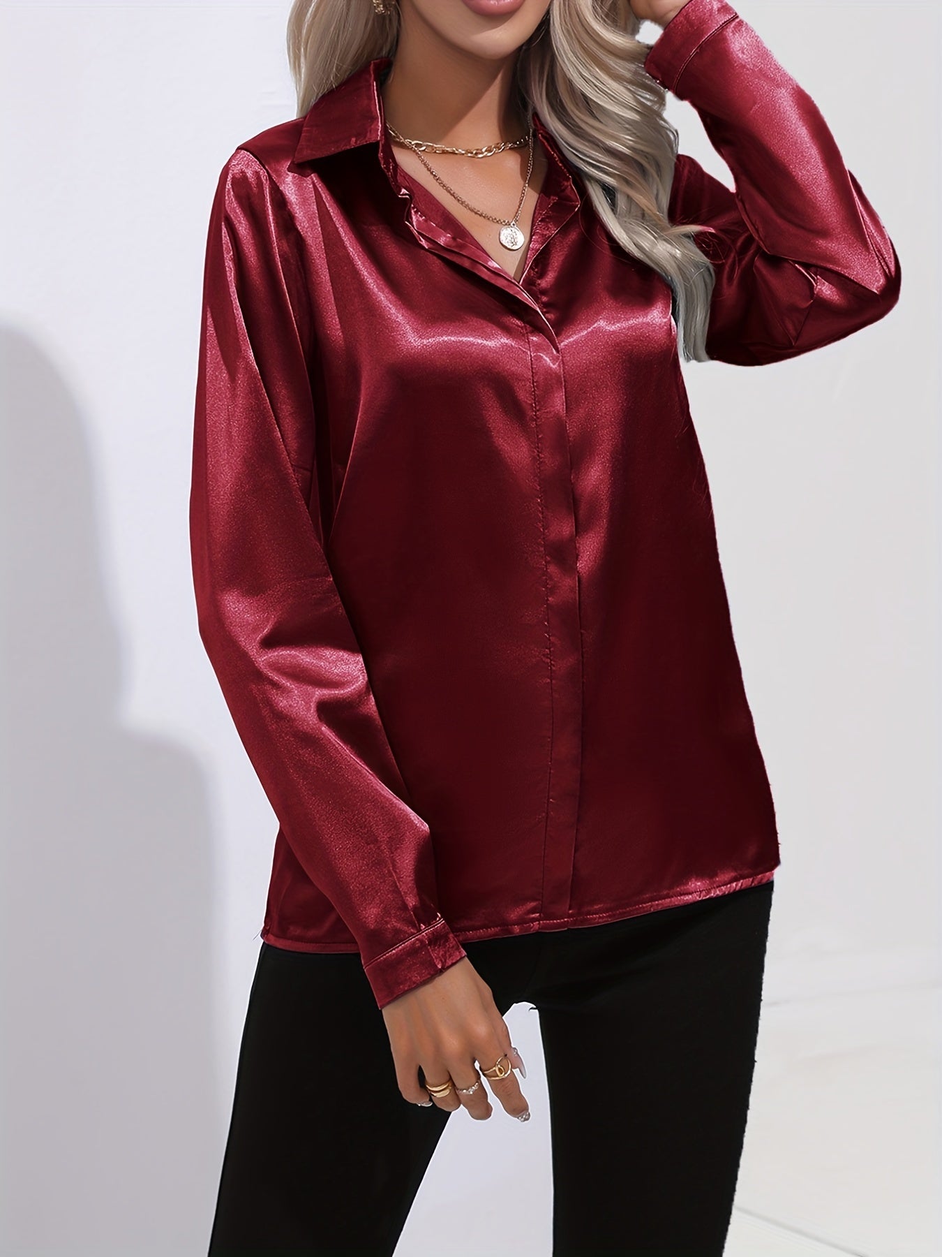 Elegant blus i satin