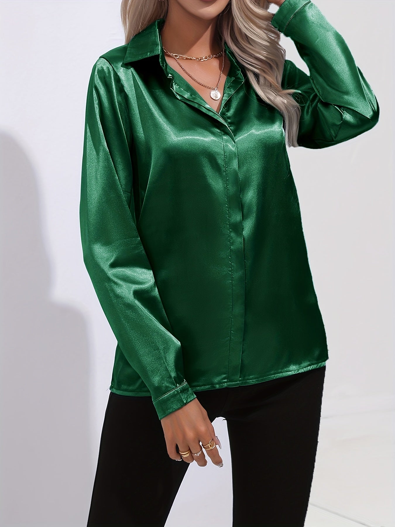 Elegant blus i satin
