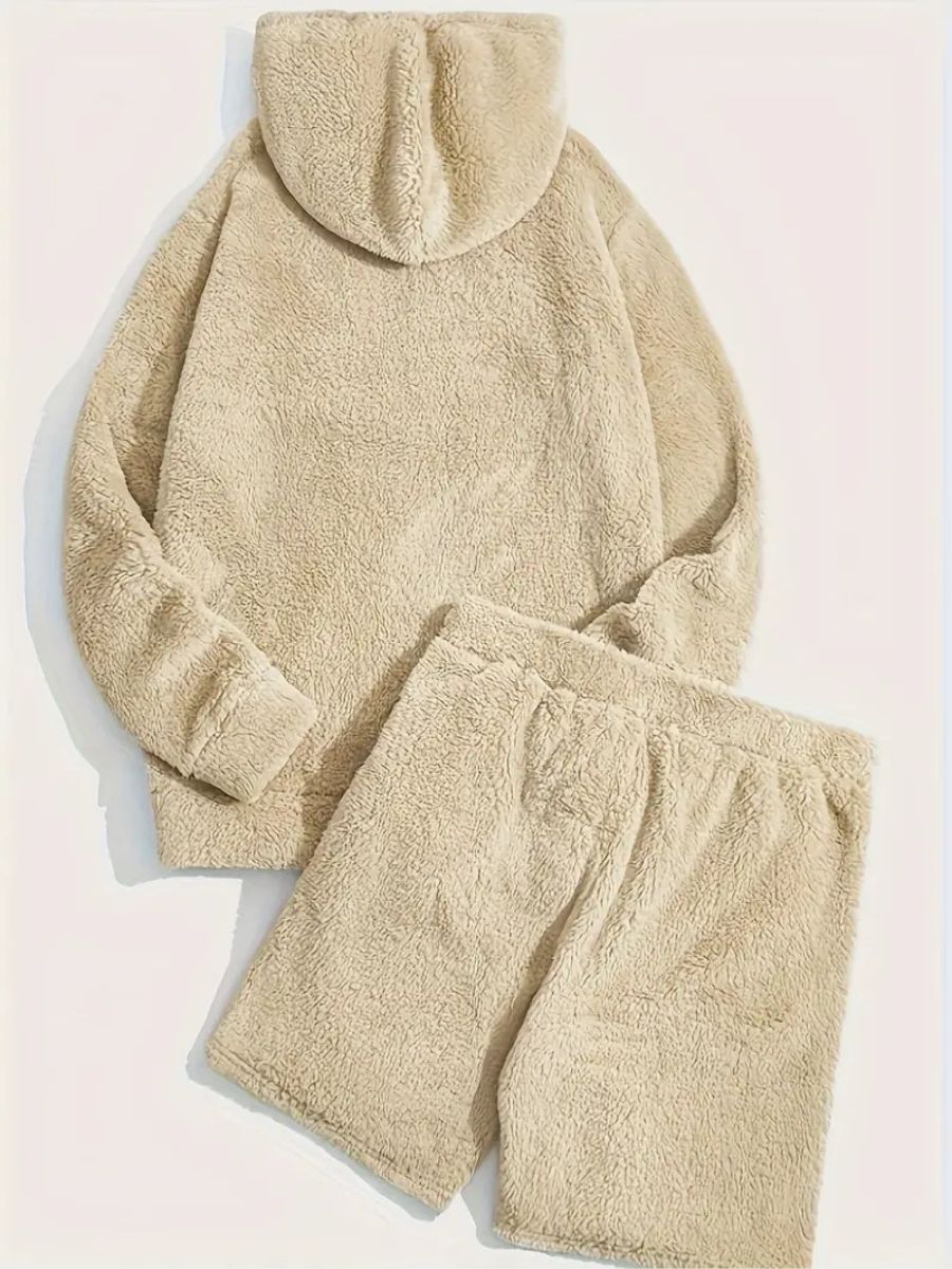 fluffig hoodie och shorts