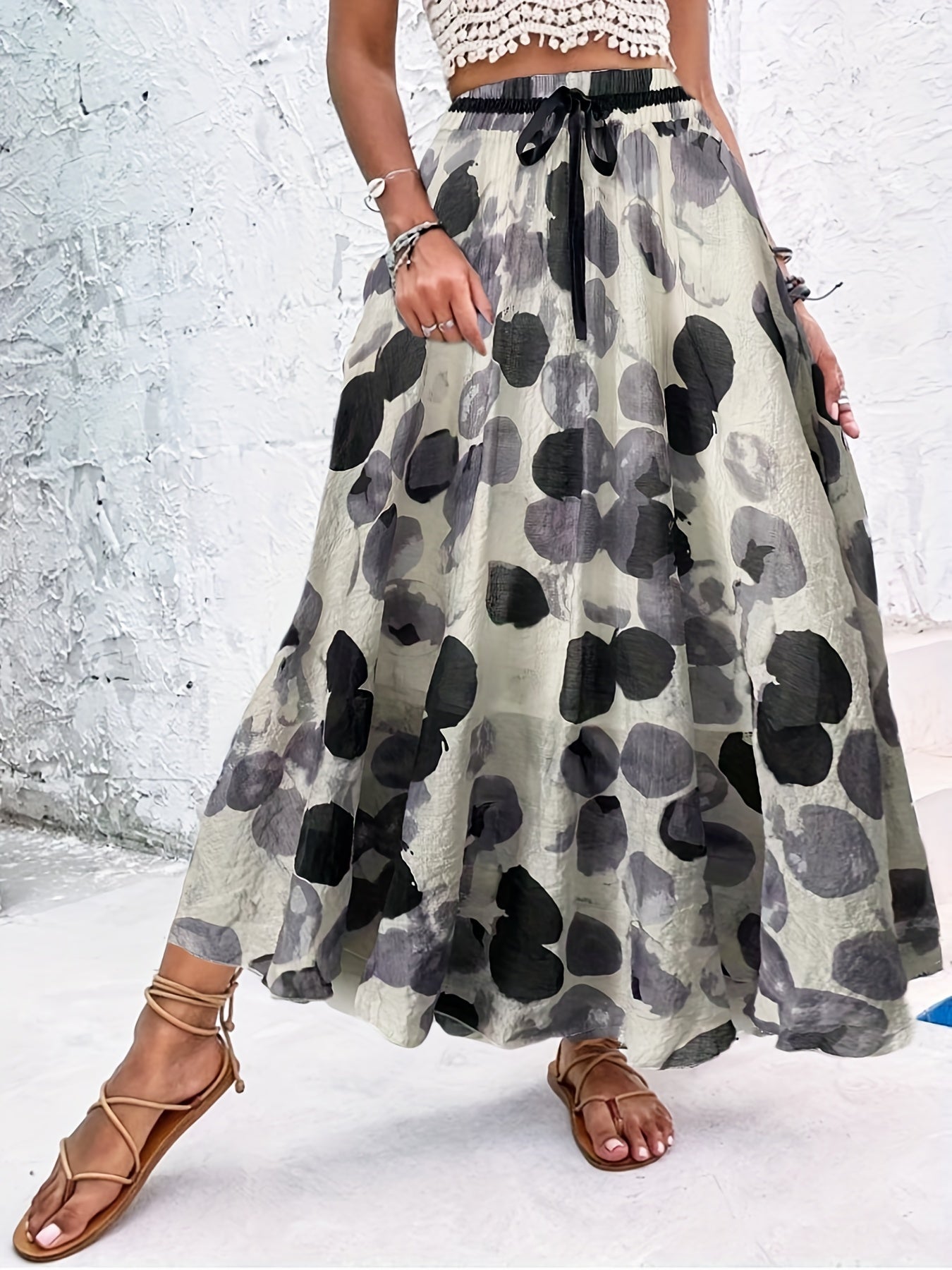 Plisserade kjolar med prickar för sommaren