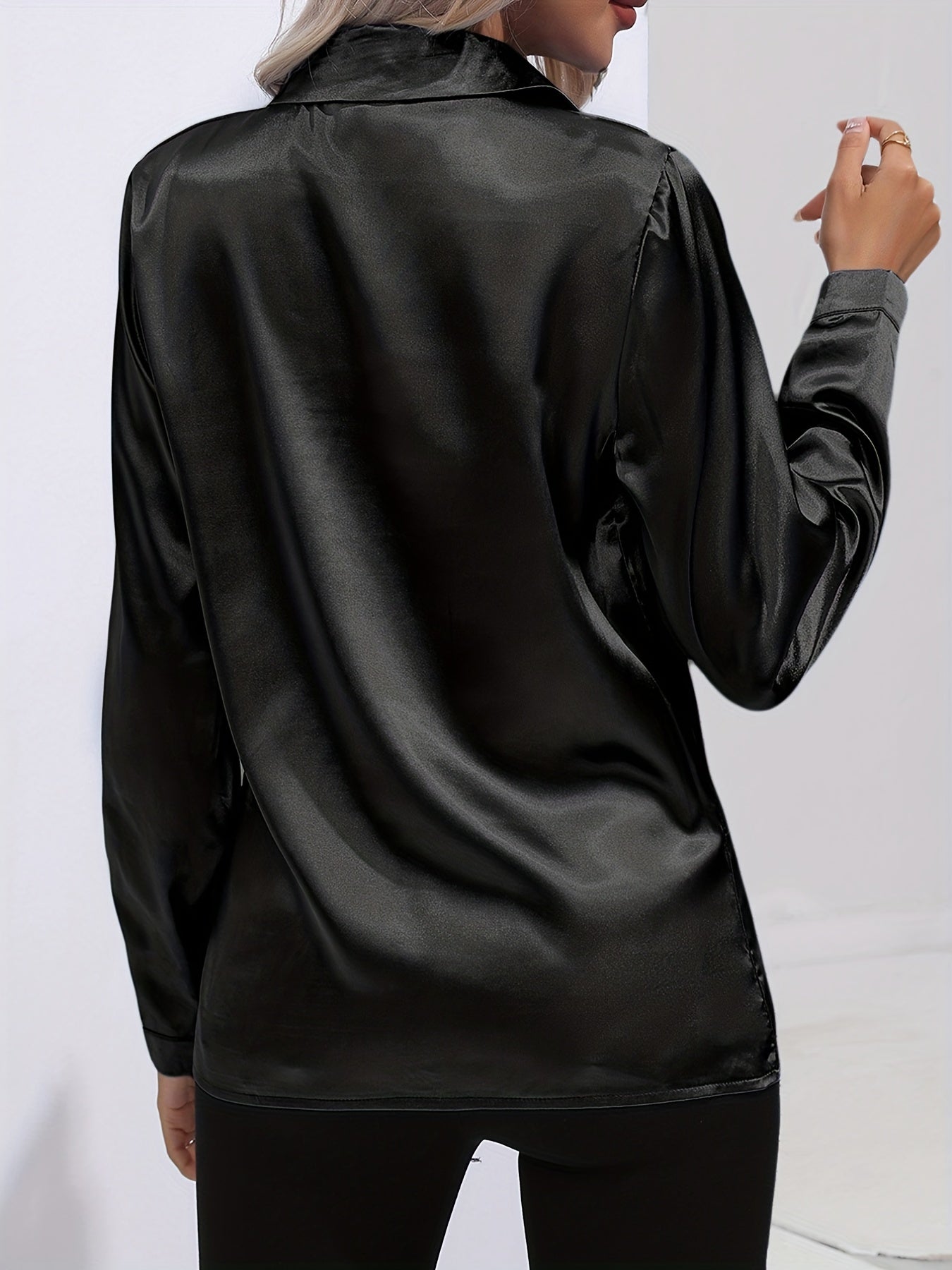 Elegant blus i satin