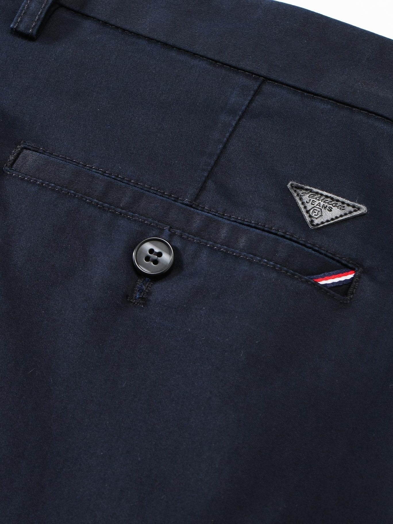 Klassiska, lätt stretchiga byxor för män