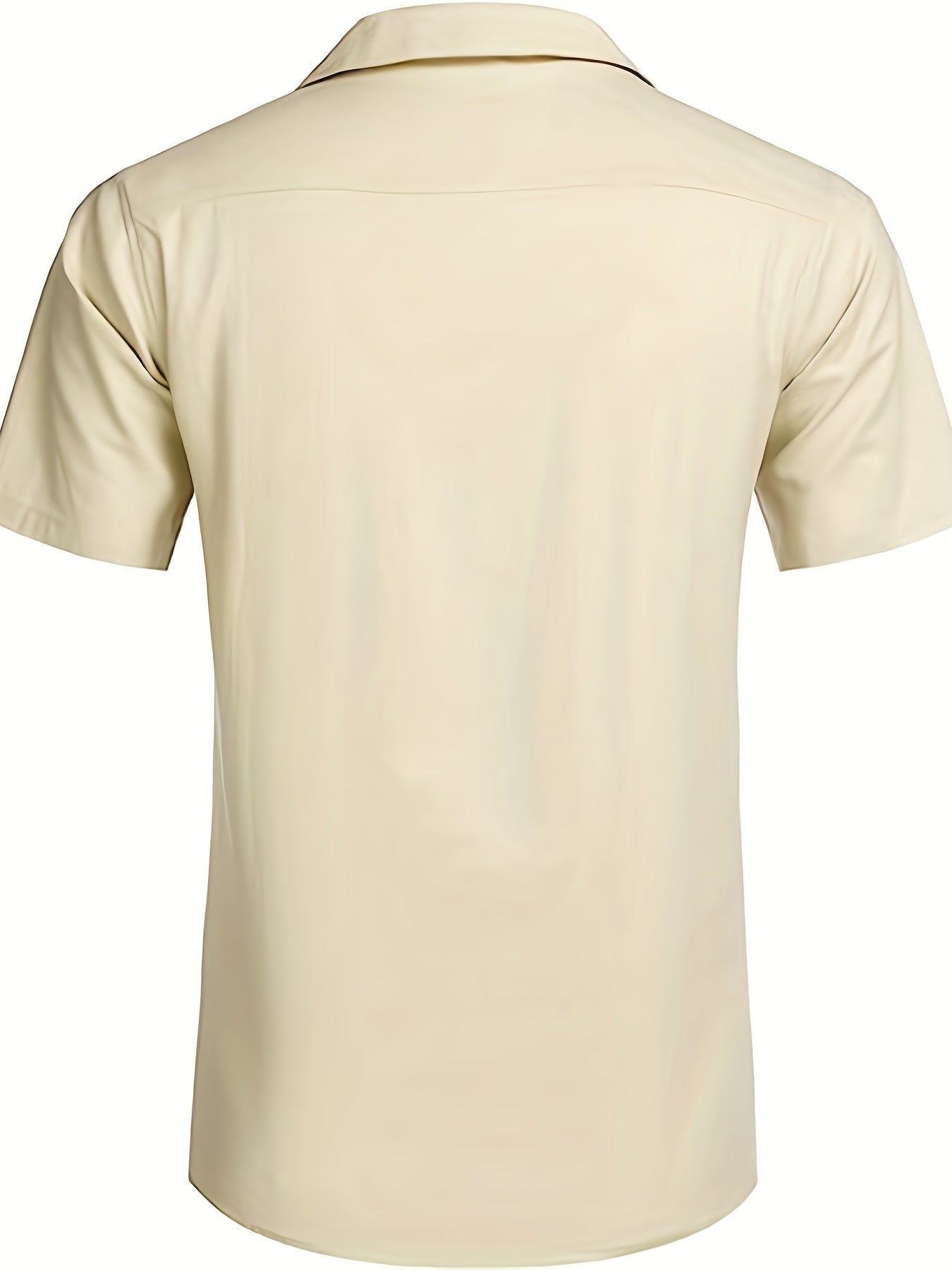 Avslappnad, lätt stretchig lös skjorta med korta ärmar och slag