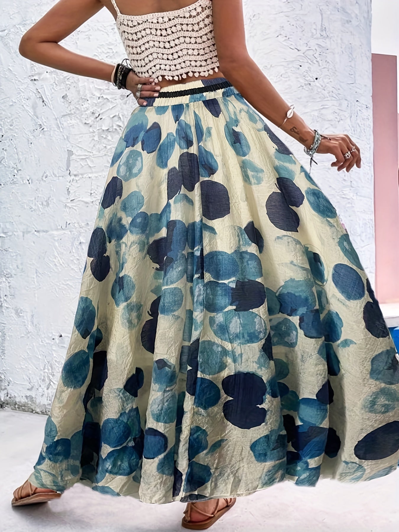 Plisserade kjolar med prickar för sommaren