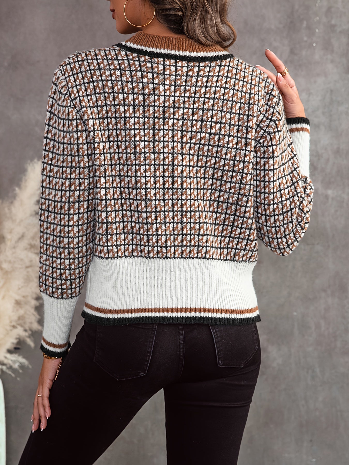 Kofta med knappar och diamantmönster