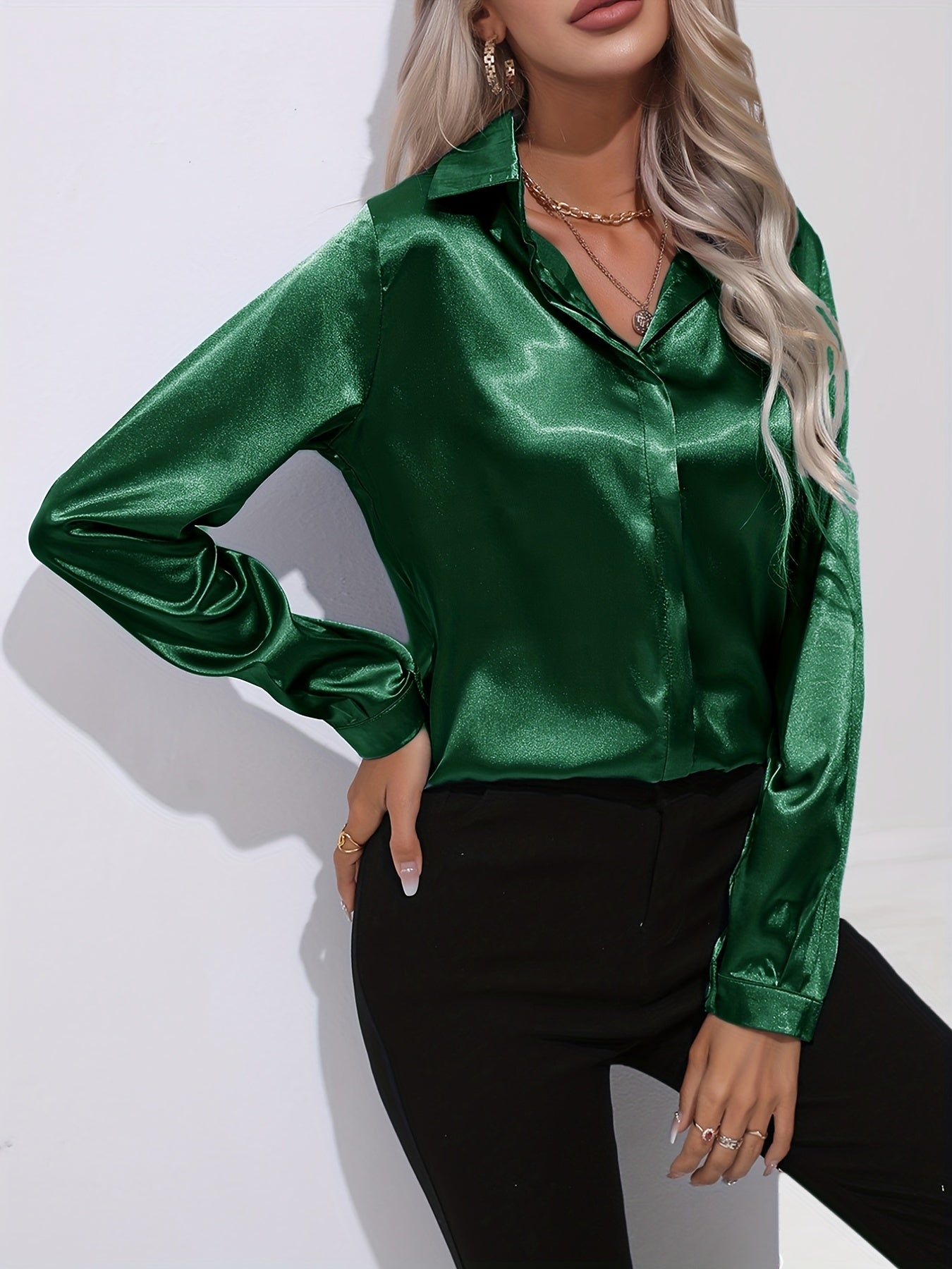 Elegant blus i satin