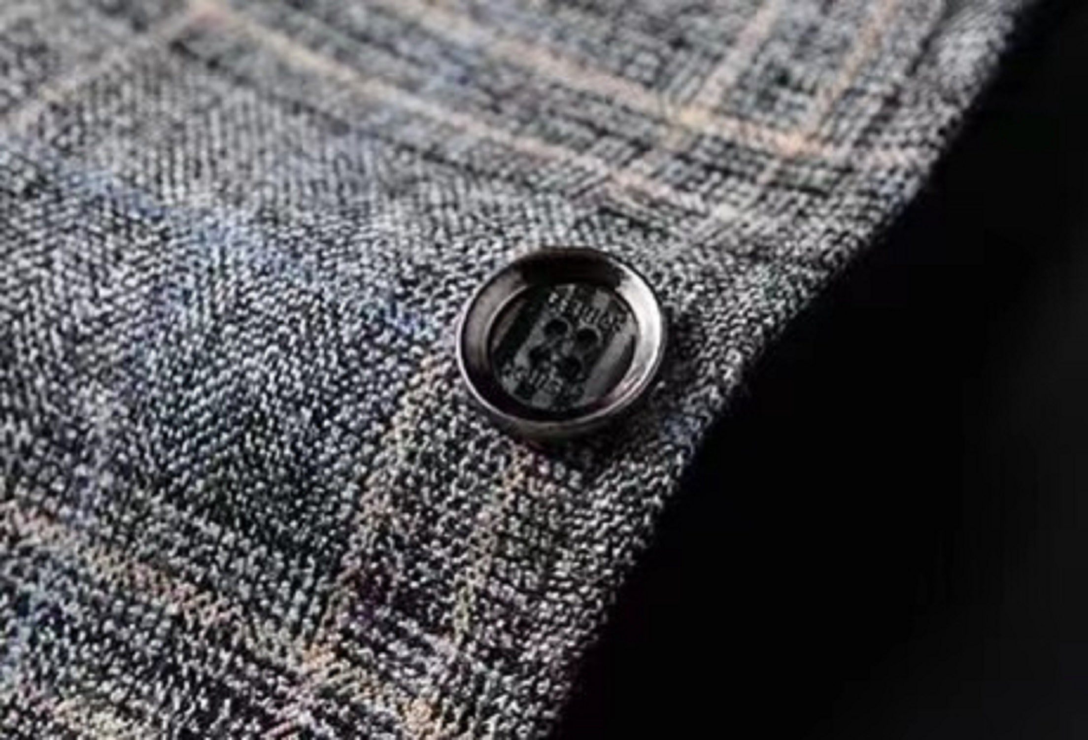 Avslappnad rutig randig slimmad kostym