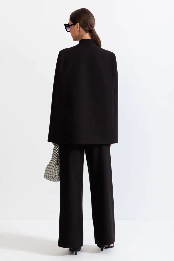 Svart juvel smoking cape