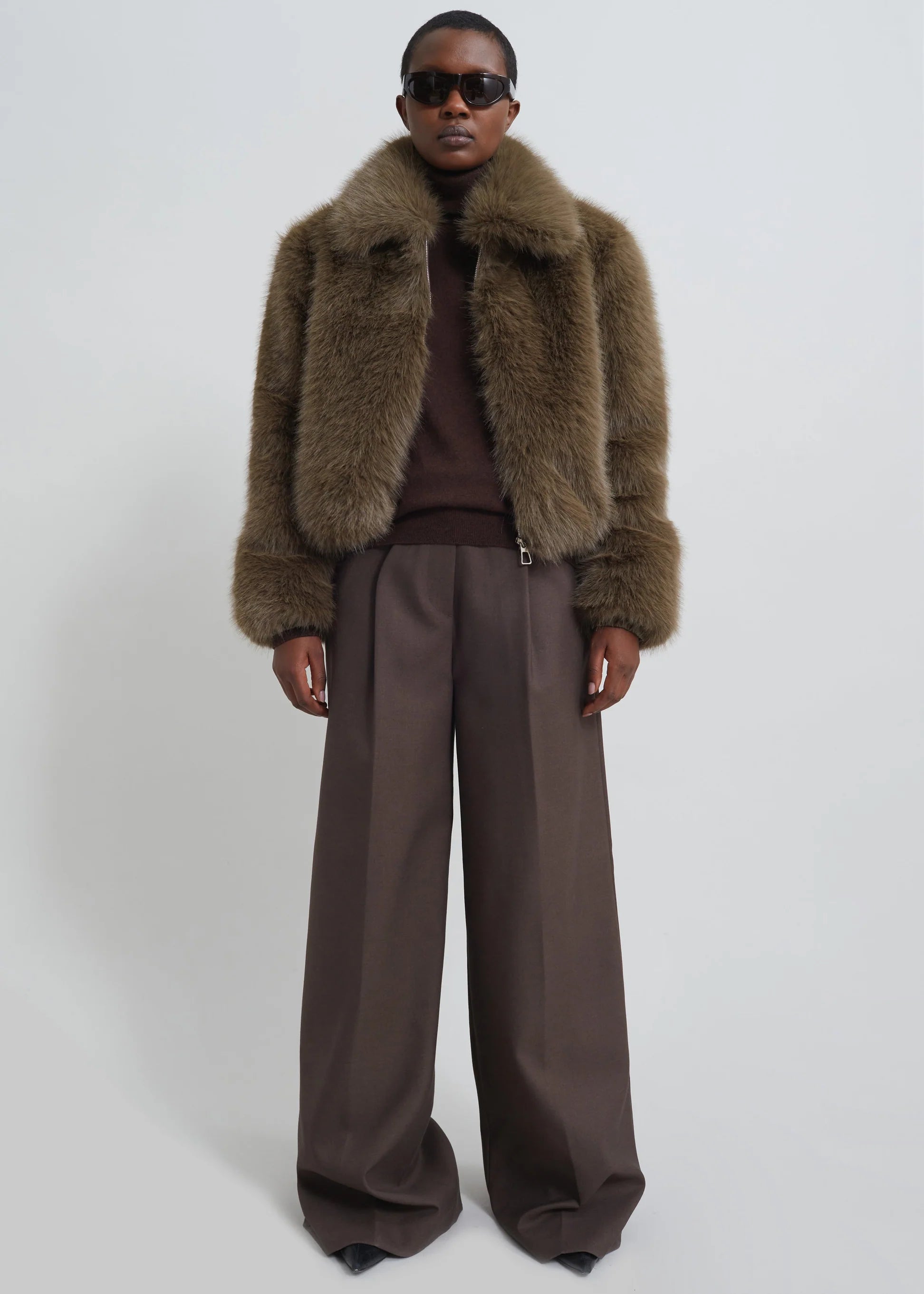 Klassiska byxor med vida ben