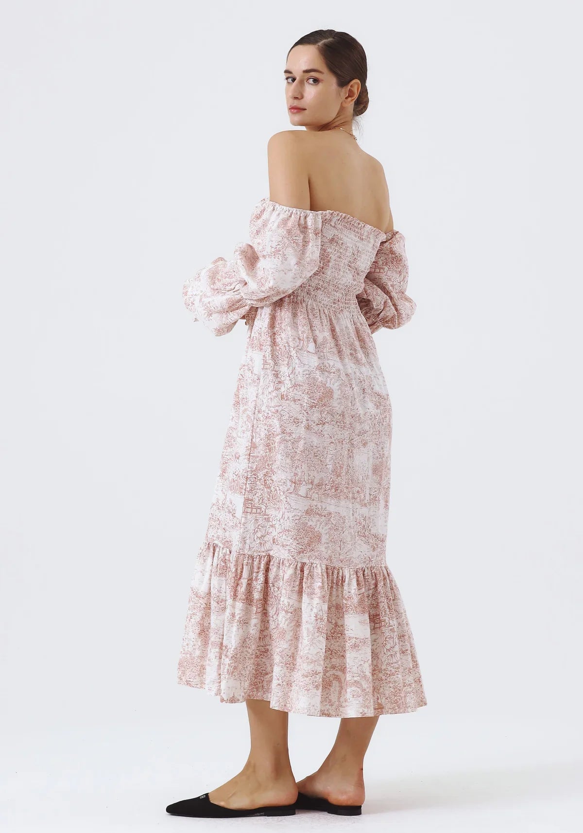 Chiffongklänning med klockärmar