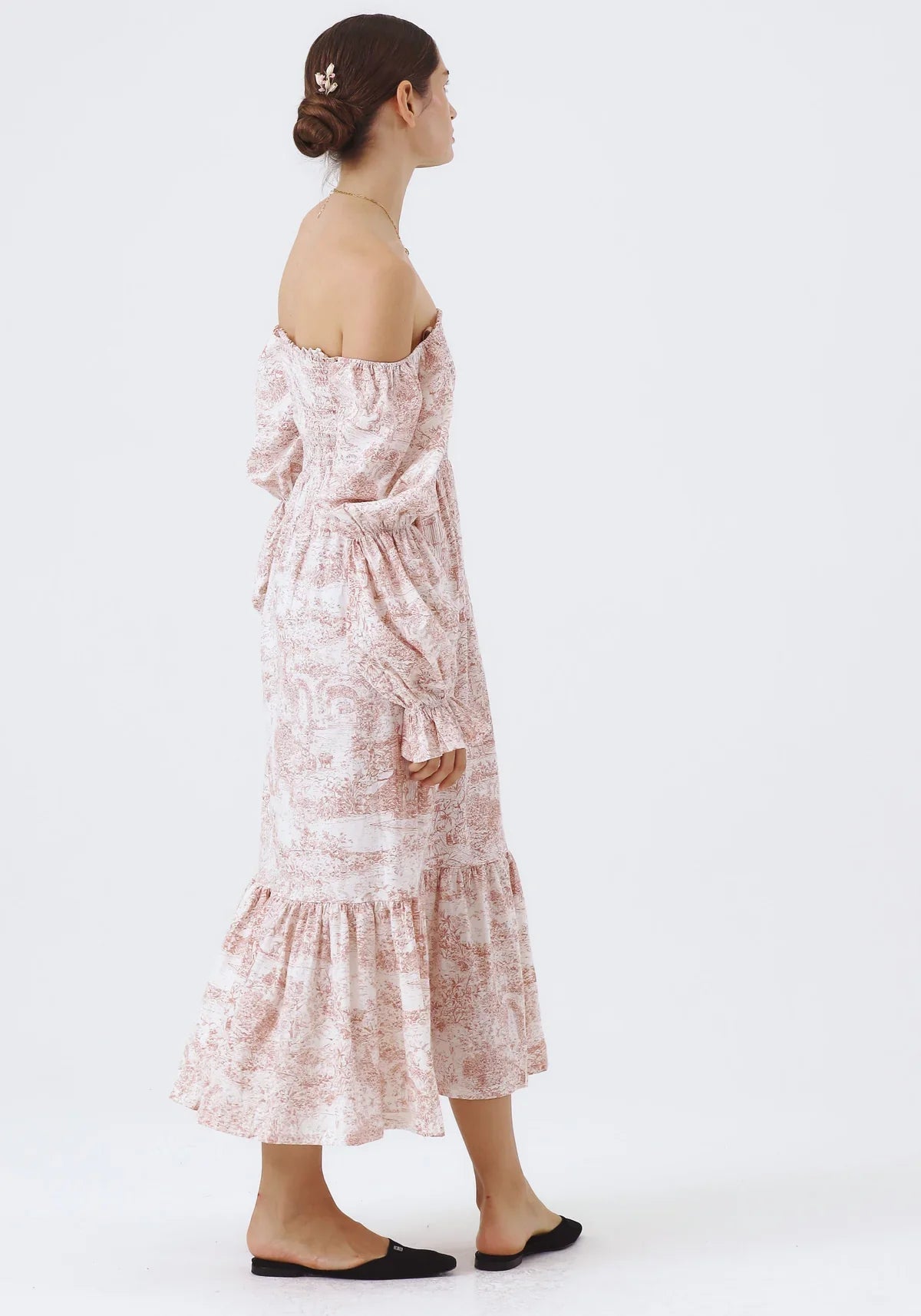 Chiffongklänning med klockärmar