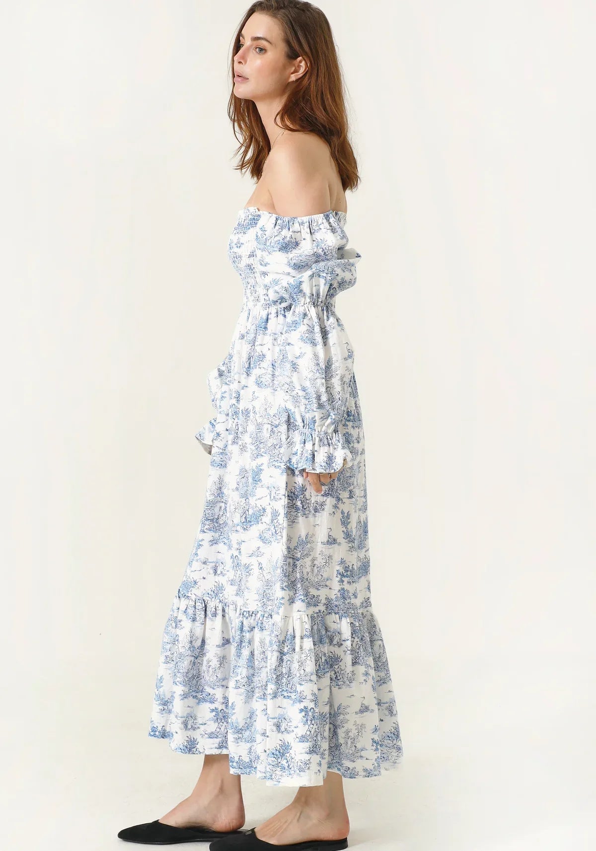 Chiffongklänning med klockärmar