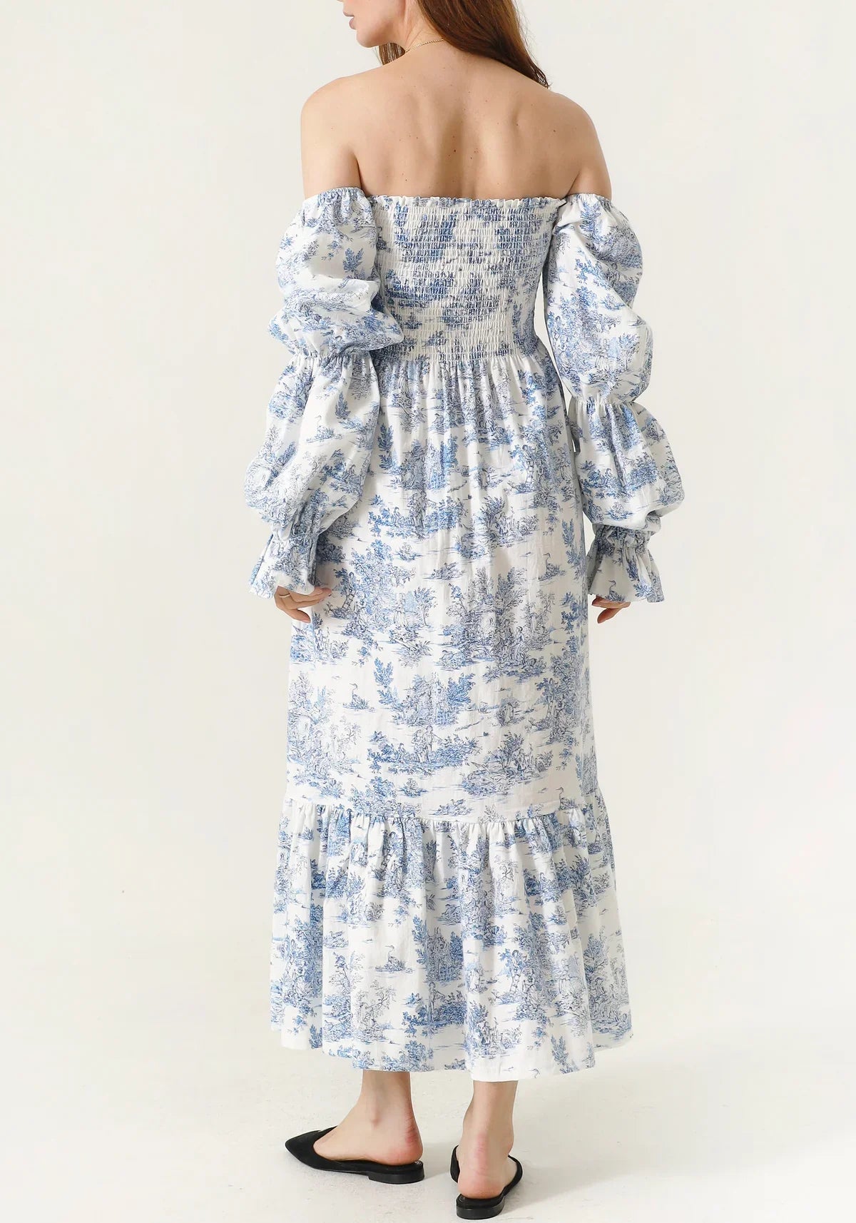 Chiffongklänning med klockärmar