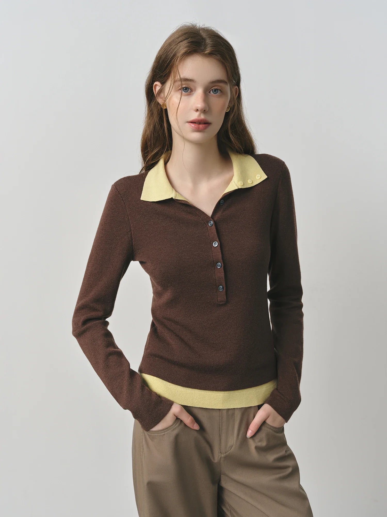 Stickad tröja i två färger