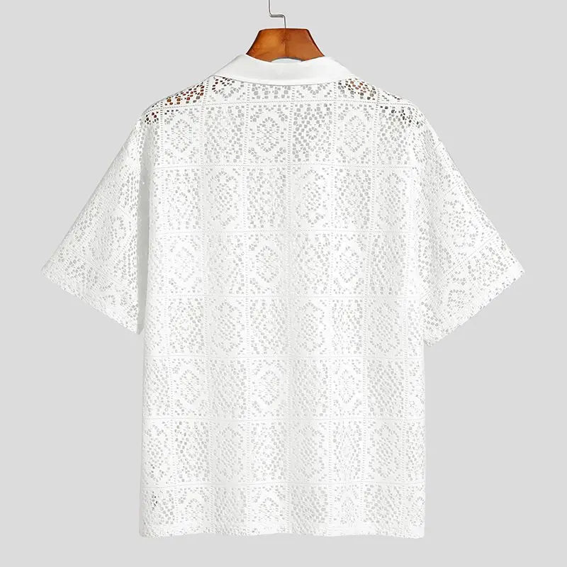 Transparent skjorta med korta ärmar och slag