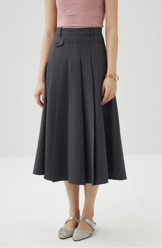 Randig kavaj och kjolkostym