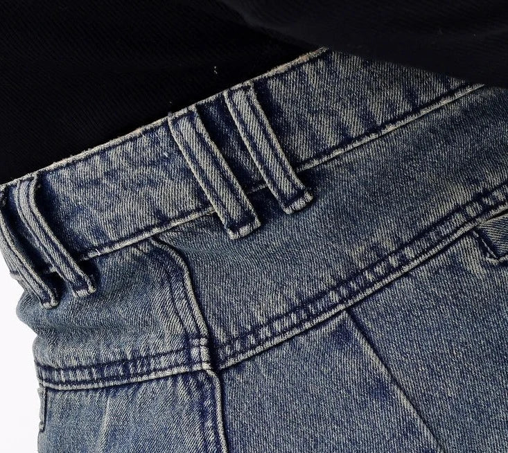 Högmidjade jeans med vida ben