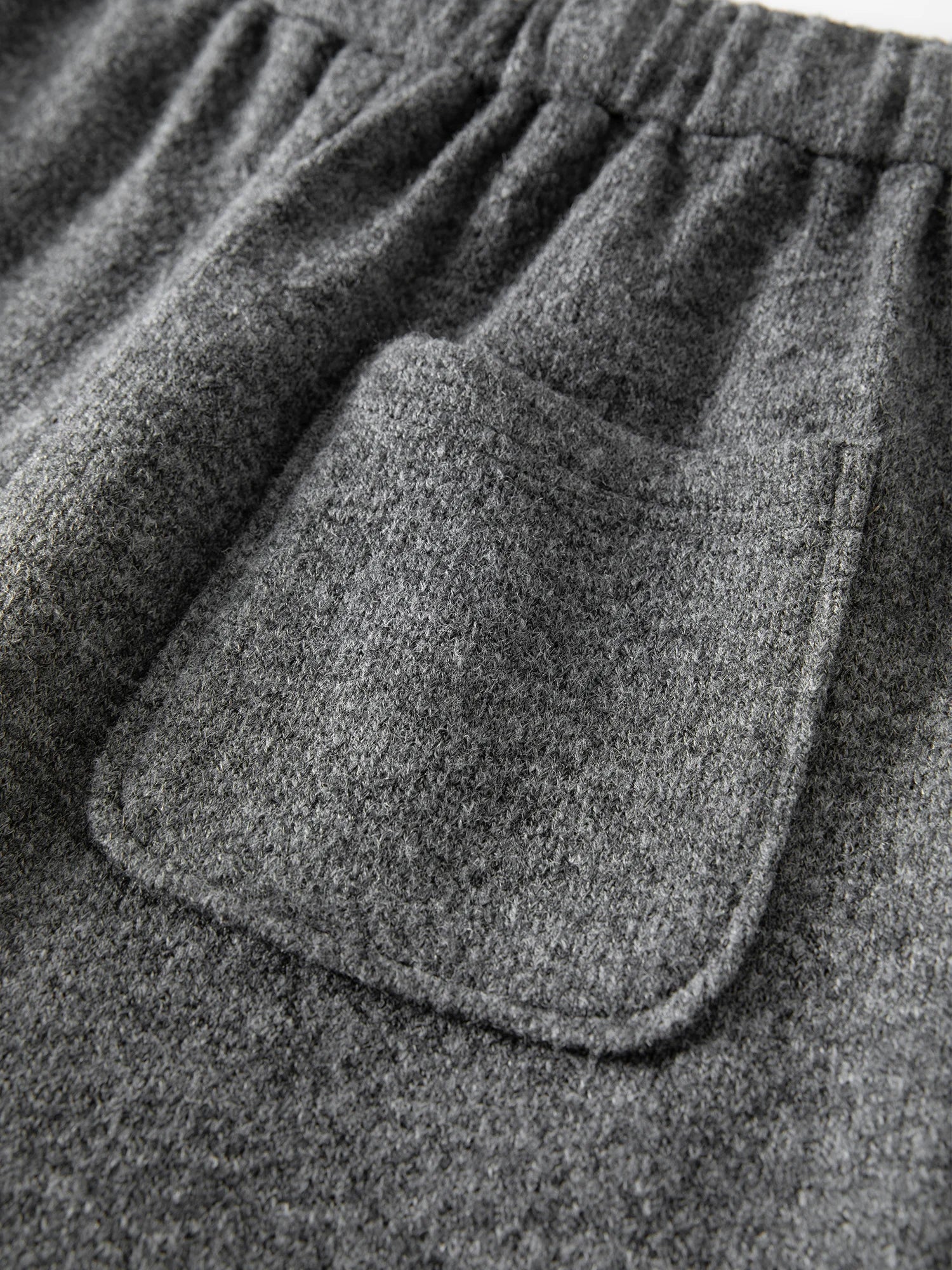 Avslappnade lösa ullbyxor