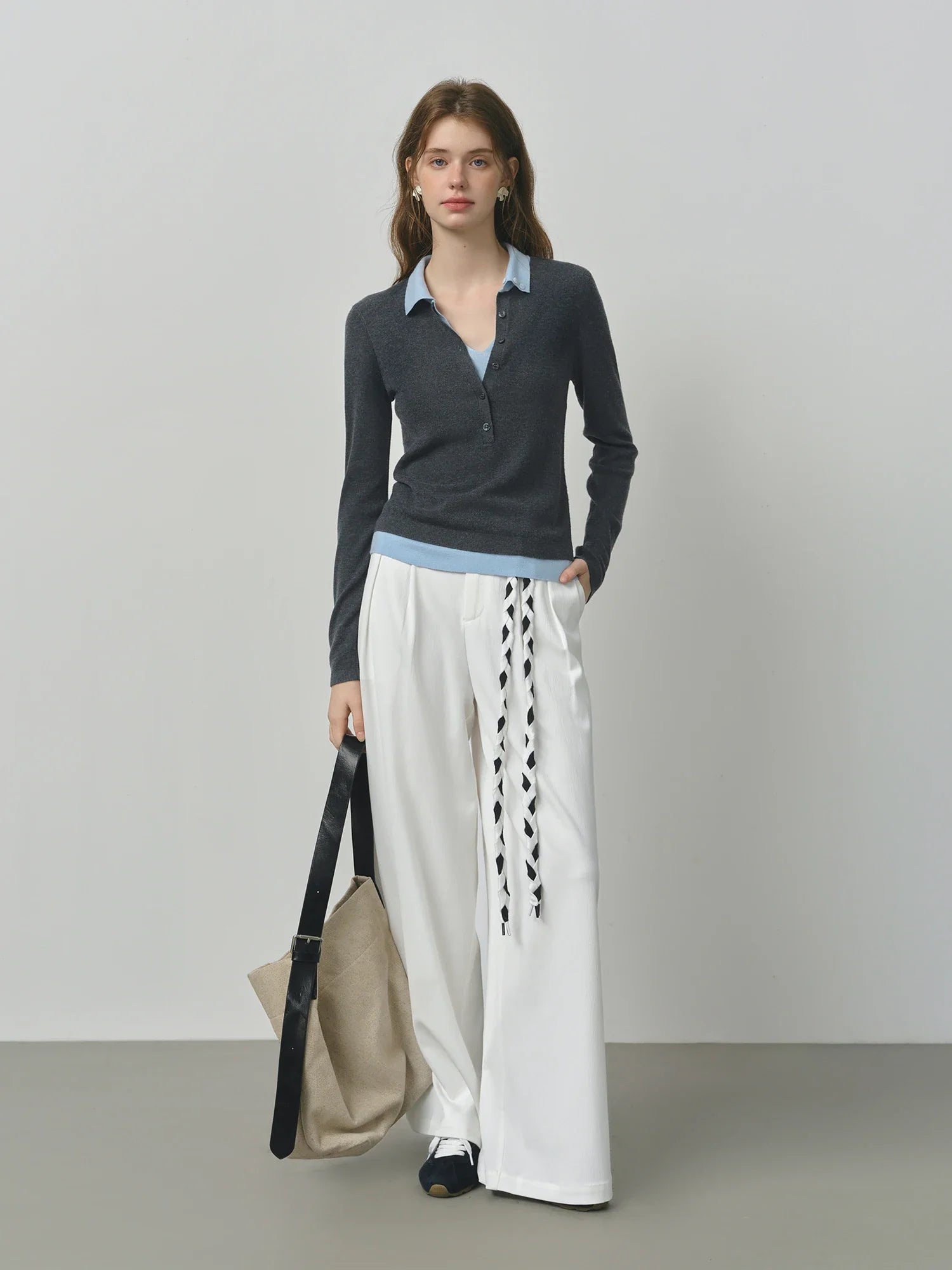 Stickad tröja i två färger