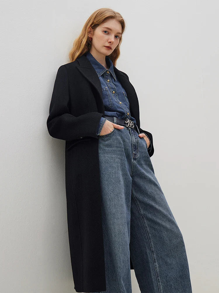 Lång ullkappa med hakkrage