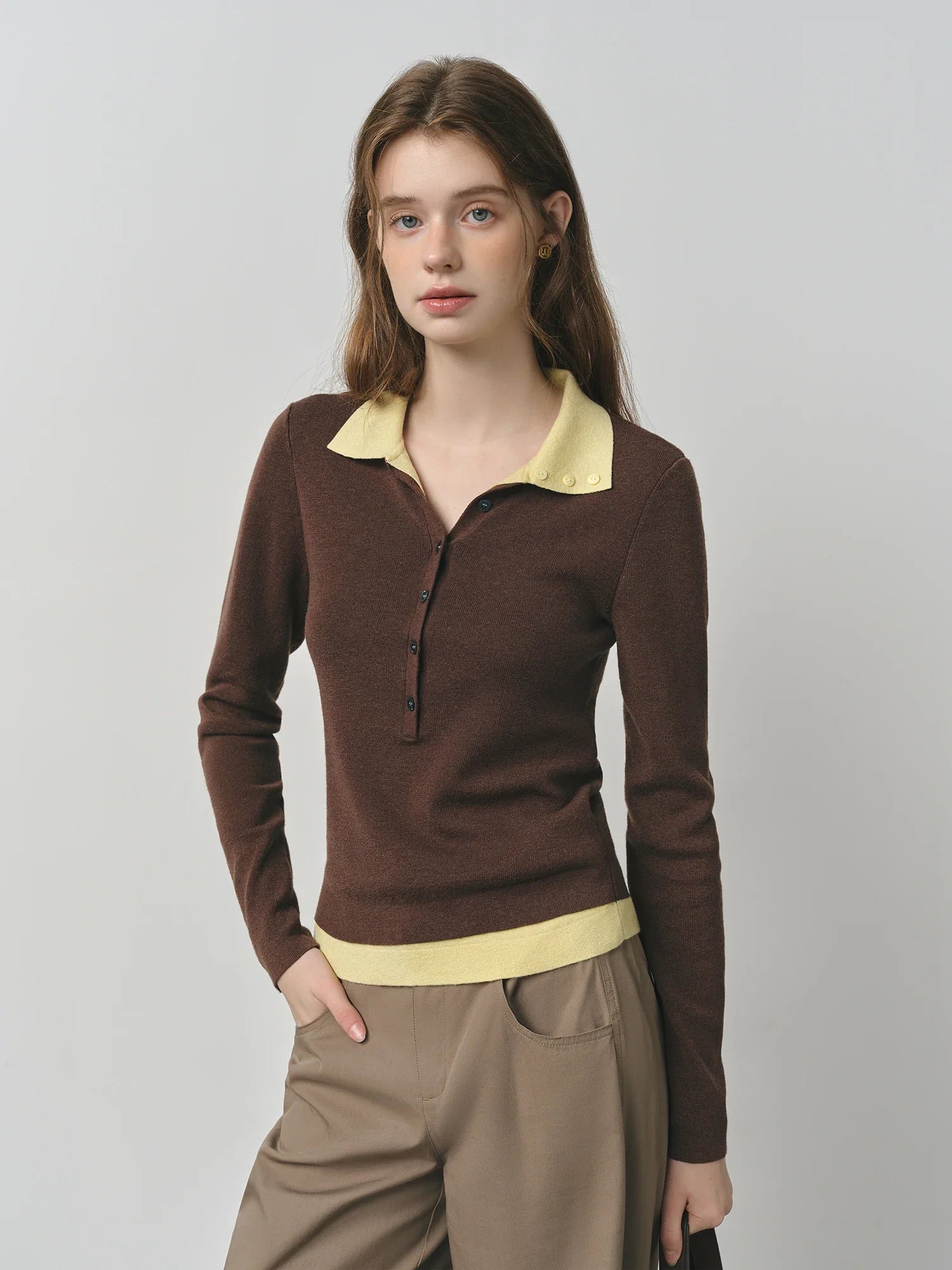 Stickad tröja i två färger