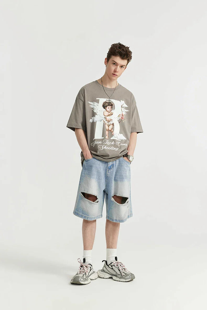 Jeansshorts med slitna hål