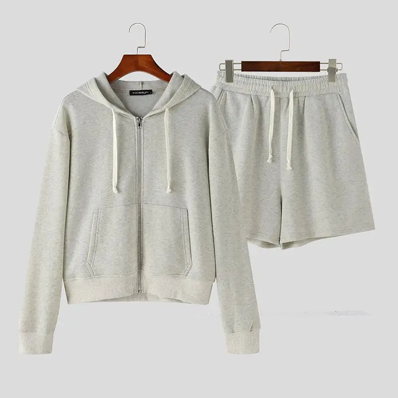 Lå ngärmad sweatshirt och huvshorts