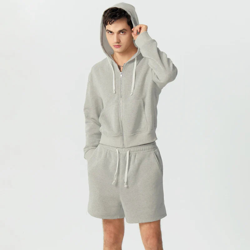 Lå ngärmad sweatshirt och huvshorts