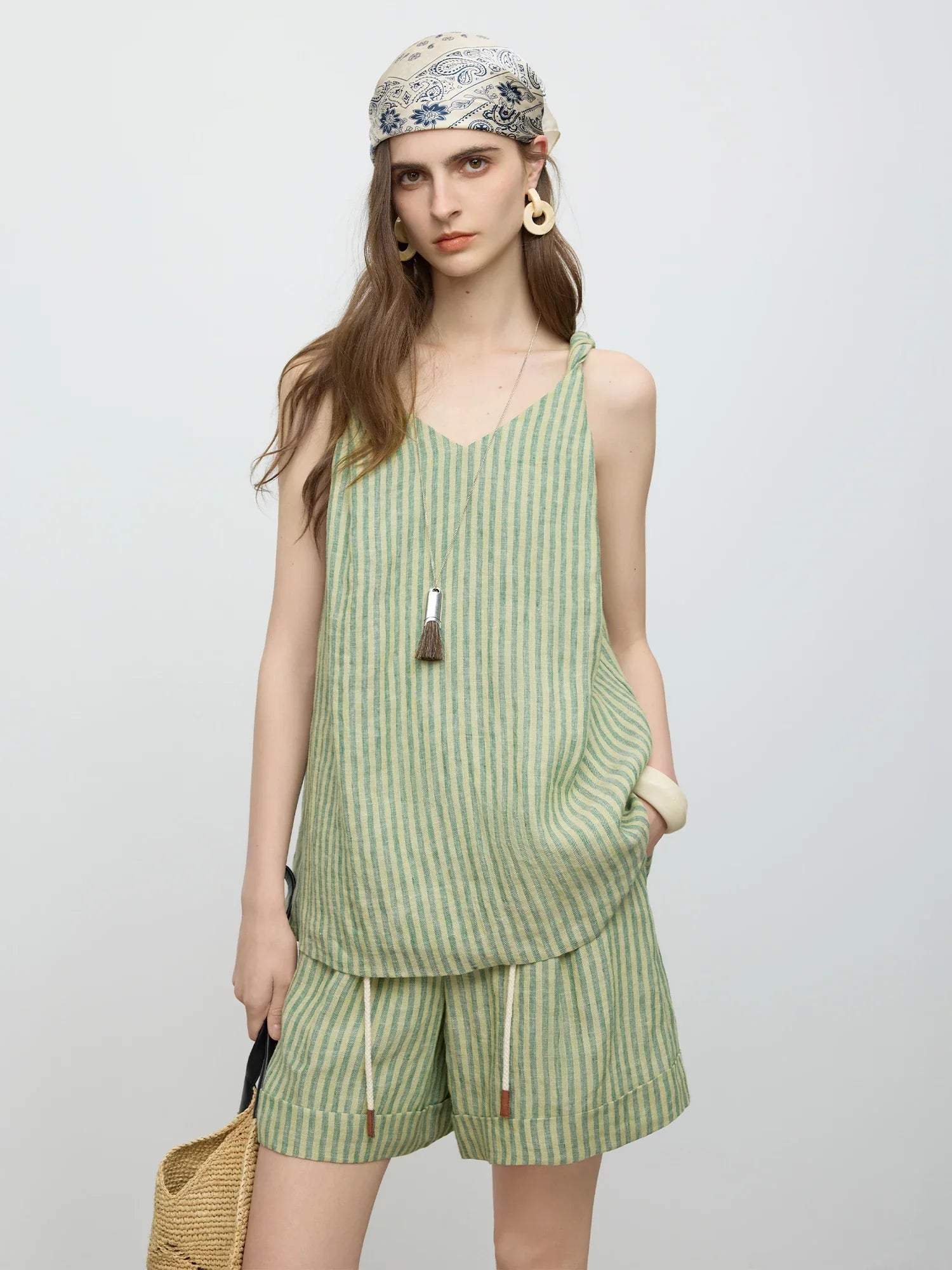 Randig sommartopp och shorts i linne