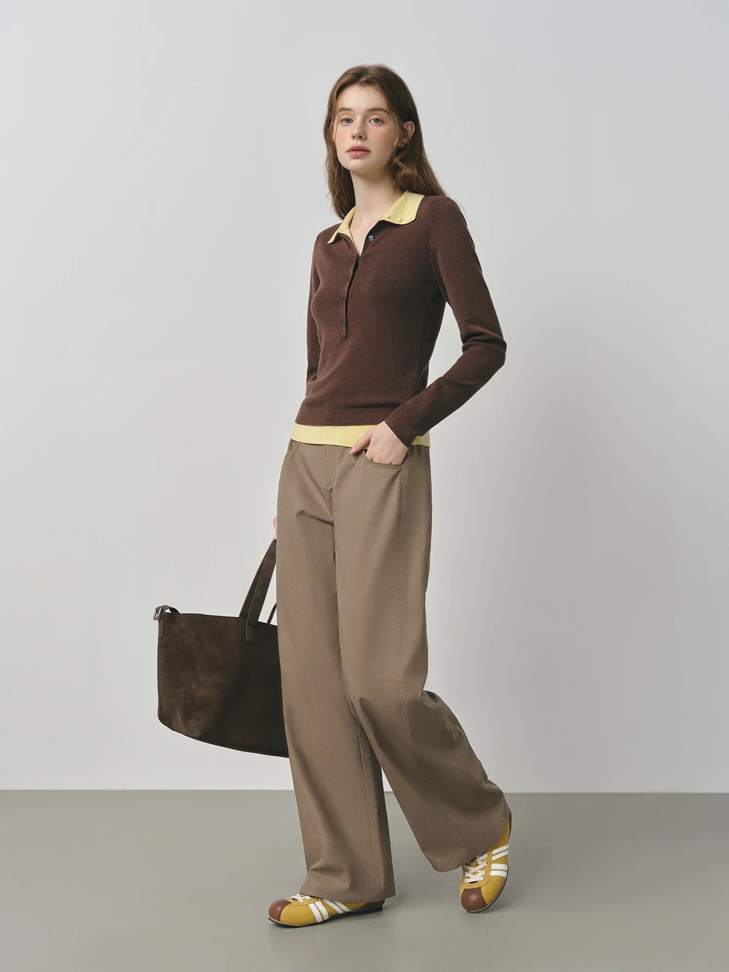 Stickad tröja i två färger