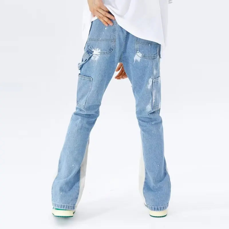 Baggy flare jeans i streetwear-stil