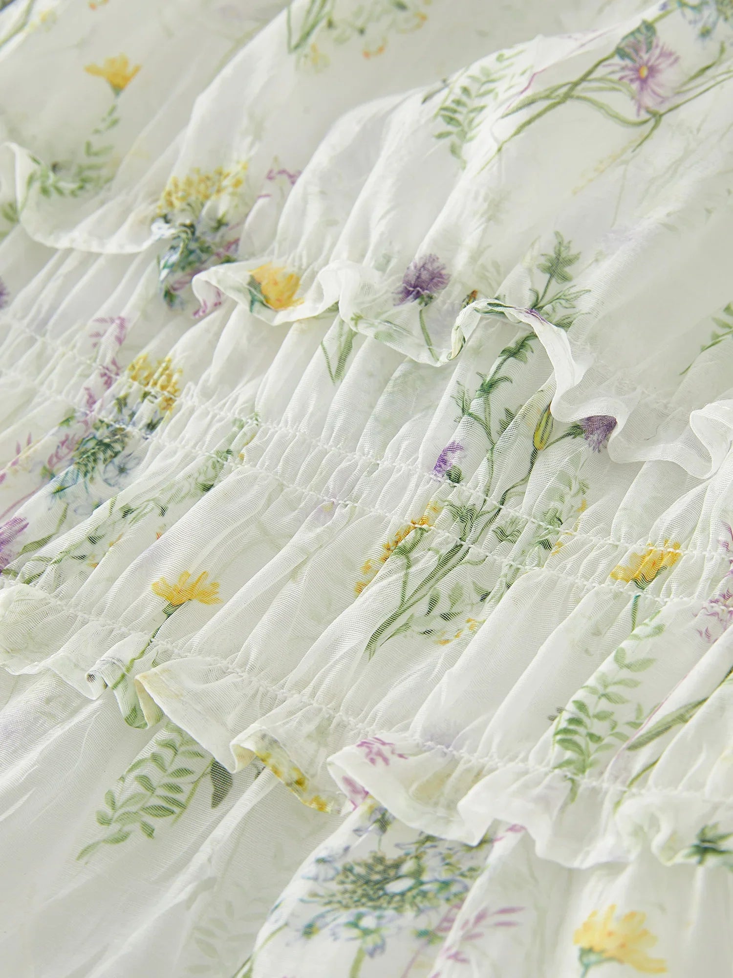 Sommarklänning med blommig chiffong